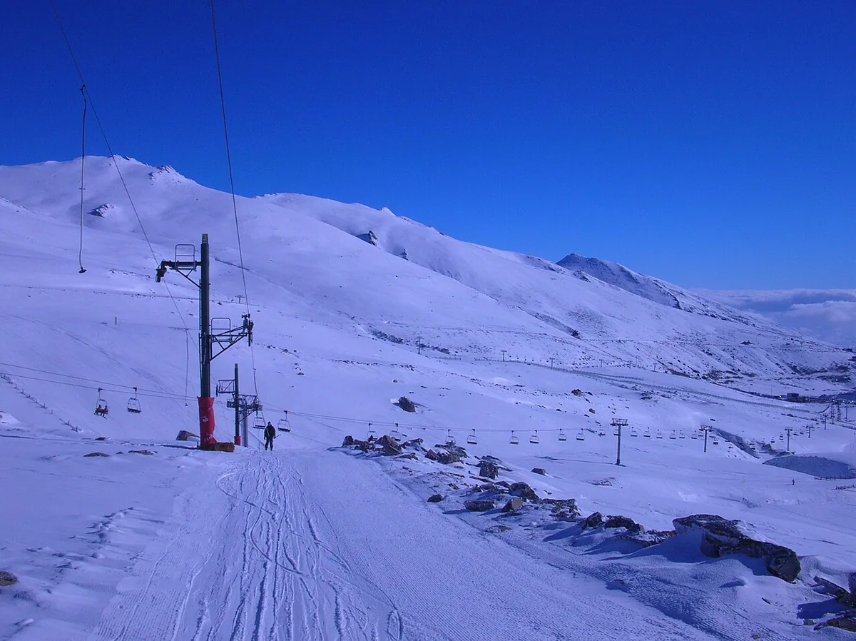 Ansicht von Alto Campoo, Spanien. Keine Abbildung eines bestimmten Verleihgeschäfts.