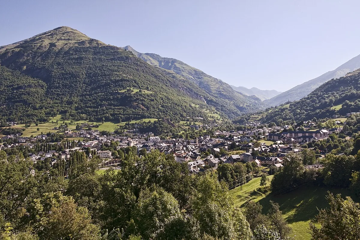 Ansicht von Luz St Sauveur, Frankreich. Keine Abbildung eines bestimmten Verleihgeschäfts.