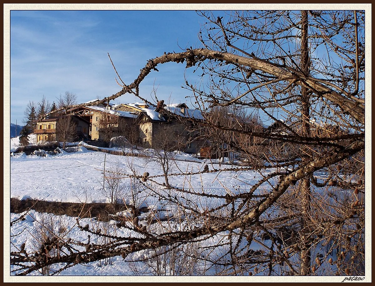 Ansicht von Sansicario, Italien. Allgemeine Darstellung des Orts oder Gebiets; kein Nachweis für die Lage eines einzelnen Katalogsektors oder Verleihgeschäfts.